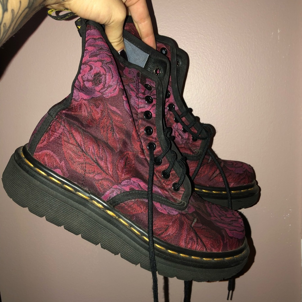 FLORAL VINTAGE DRMARTENS